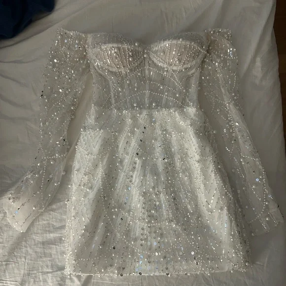 UNTAMED PETALS BY AMANDA JUDGE White Beaded Off-Shoulder Mini Dress - Picture 6 of 7